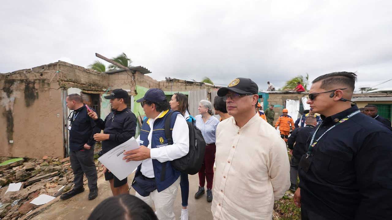 Presidente Petro anuncia medidas para San Andrés Islas en materia de reparación y edificación de vivienda